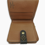 Monogram Canvas compact zip wallet PM taske fra brand: LOUIS VUITTON - We Do Vintage