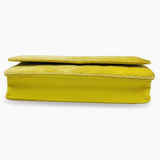 Gul velour WOC taske fra brand: CHANEL - We Do Vintage