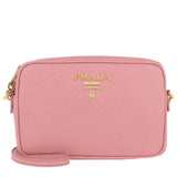 Lyserød Saffiano camara bag taske fra brand: PRADA - We Do Vintage