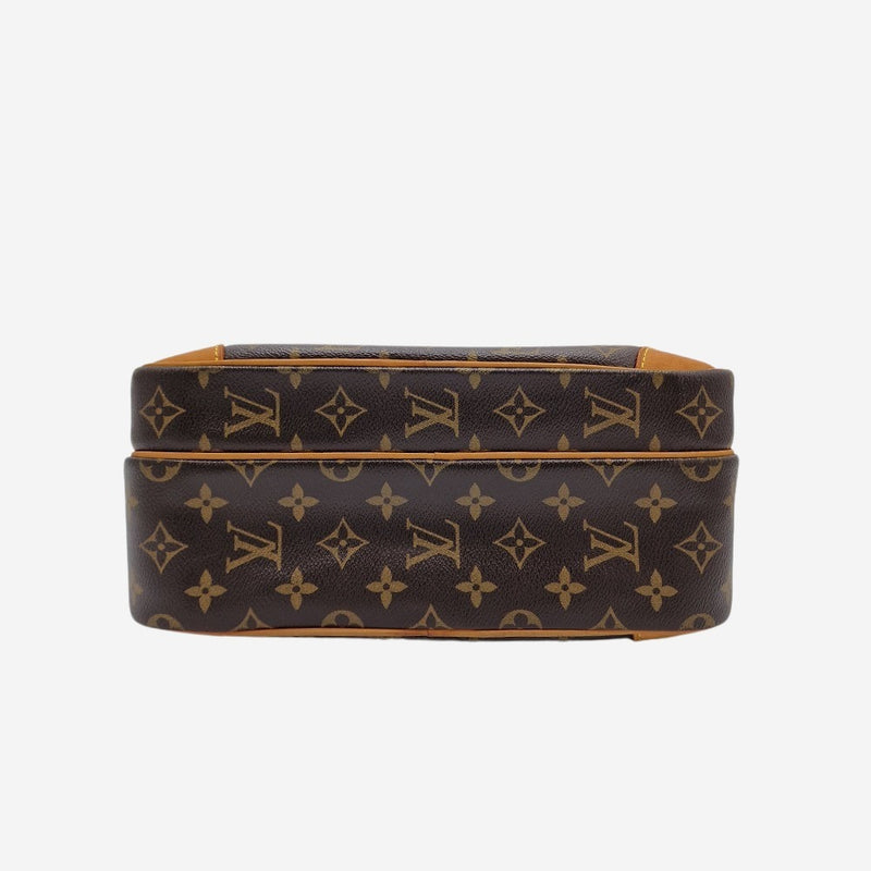 MONOGRAM CANVAS NILE MM