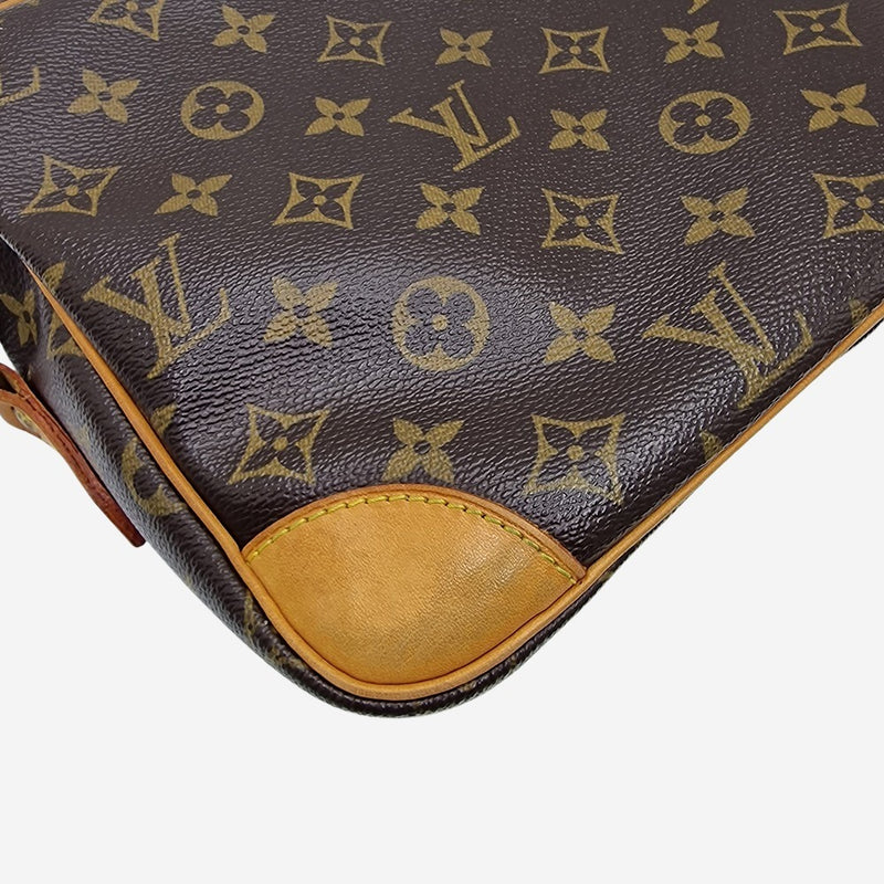 MONOGRAM CANVAS NILE MM