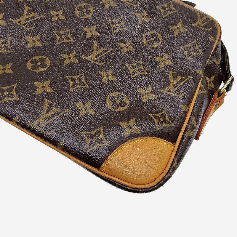 MONOGRAM CANVAS NILE MM