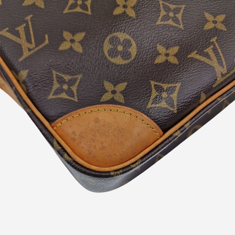 MONOGRAM CANVAS NILE MM