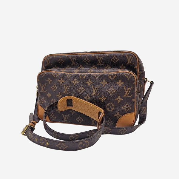MONOGRAM CANVAS NILE MM