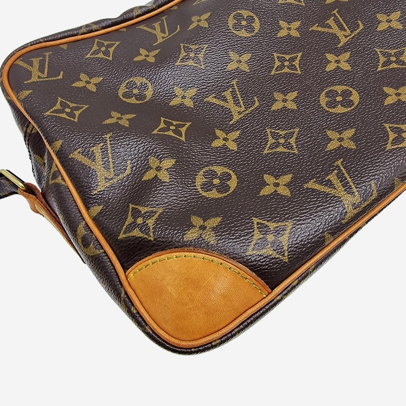 MONOGRAM CANVAS NILE MM
