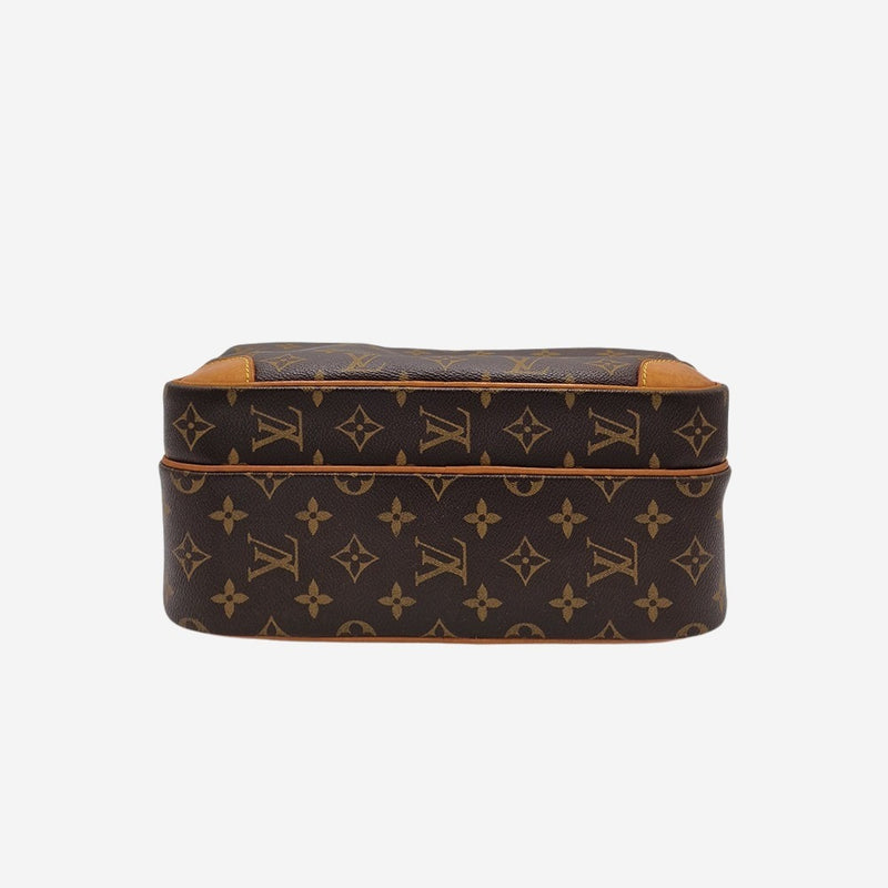 MONOGRAM CANVAS NILE MM