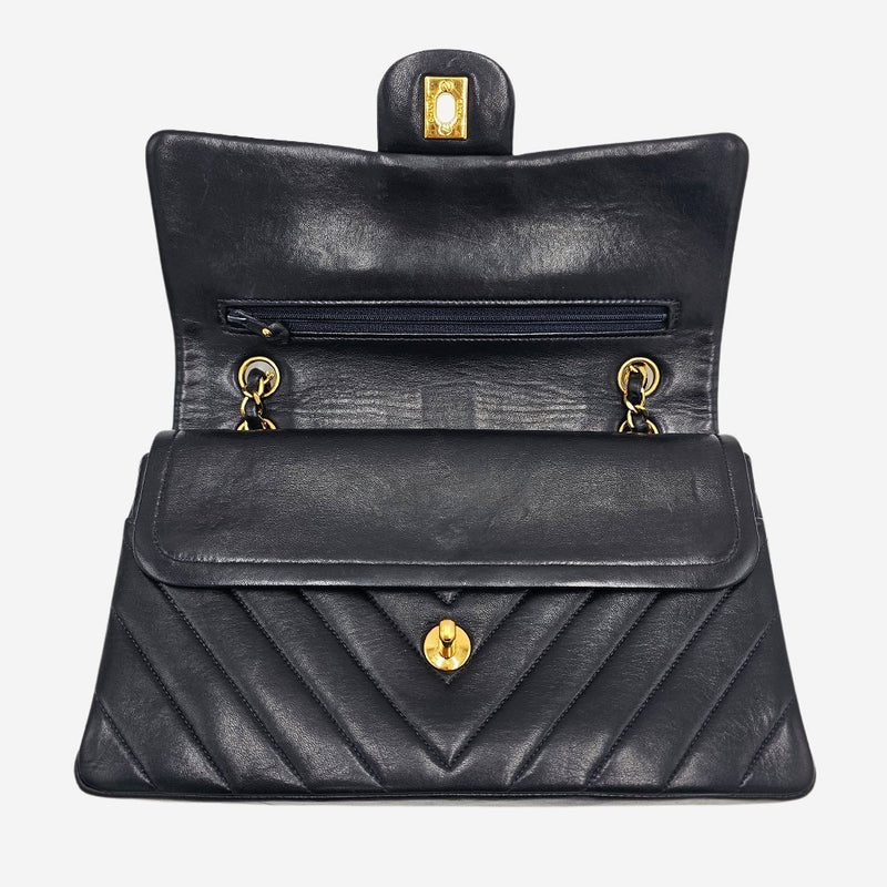 RARE CHEVRON NAVY MEDIUM CLASSIC DOUBLE FLAP