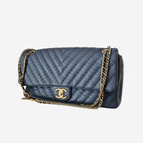 blå chevron medallion charm jumbo flap
