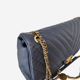 blå chevron medallion charm jumbo flap