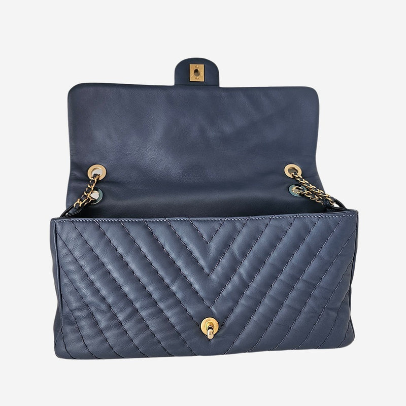blå chevron medallion charm jumbo flap
