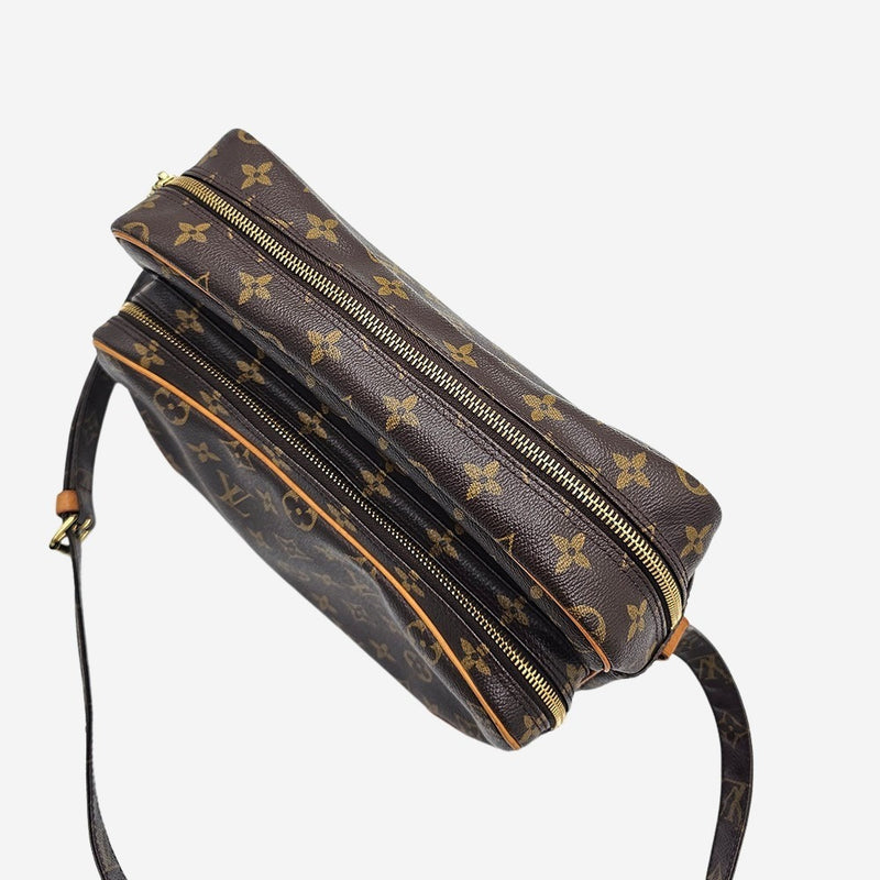 MONOGRAM CANVAS NILE MM