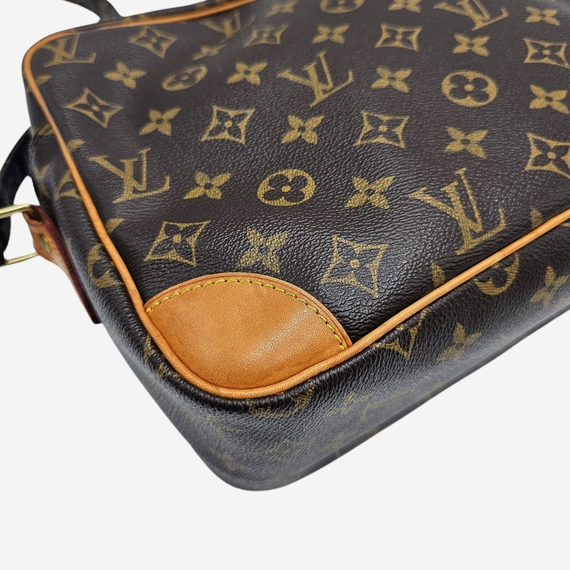 MONOGRAM CANVAS NILE MM