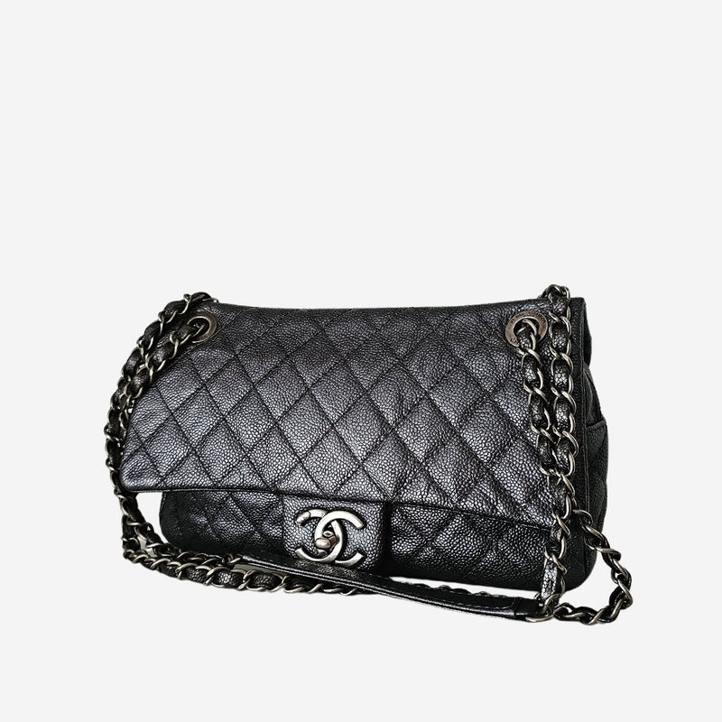 MEDIUM METALLIC GREY CAVIAR EASY FLAP