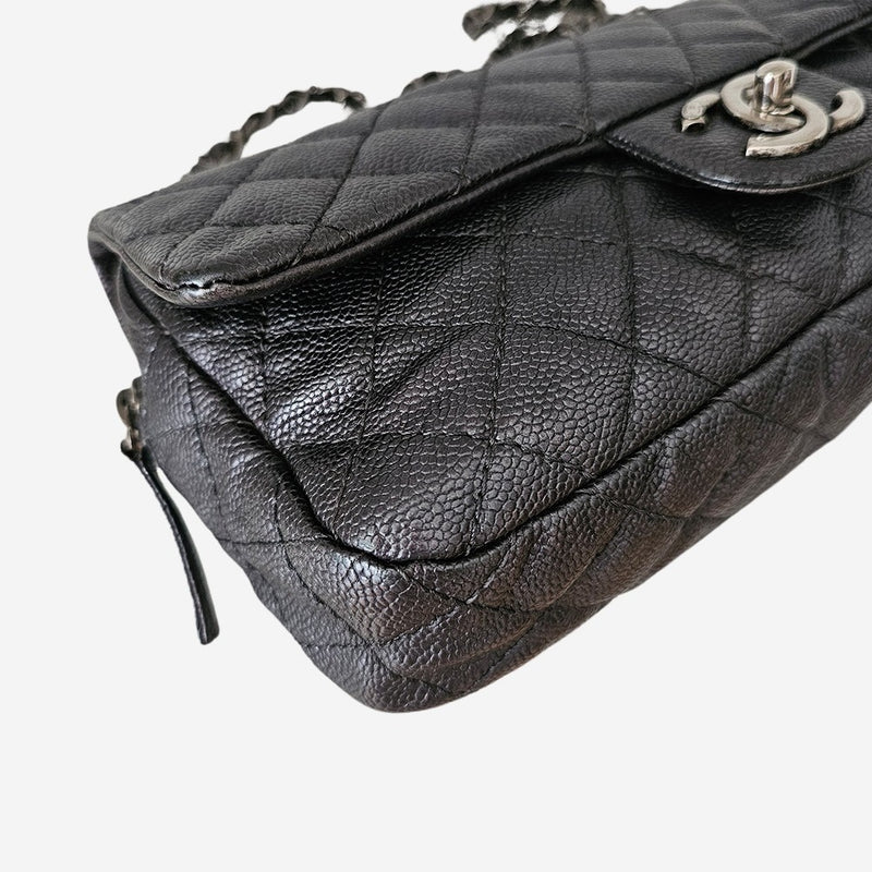 MEDIUM METALLIC GREY CAVIAR EASY FLAP
