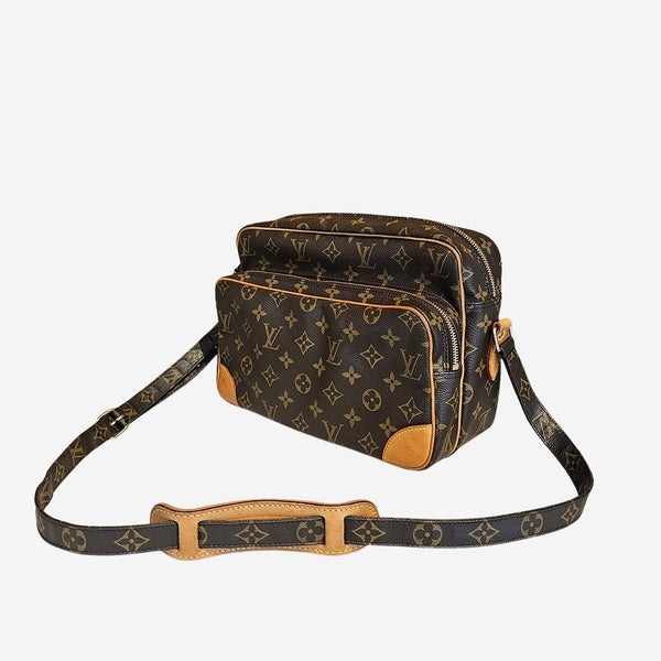 MONOGRAM CANVAS NILE MM