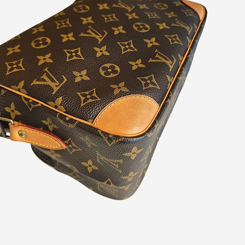 MONOGRAM CANVAS NILE MM