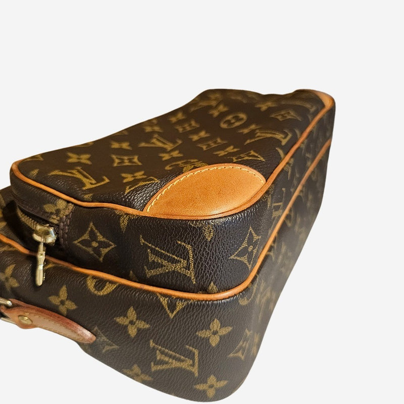MONOGRAM CANVAS NILE MM