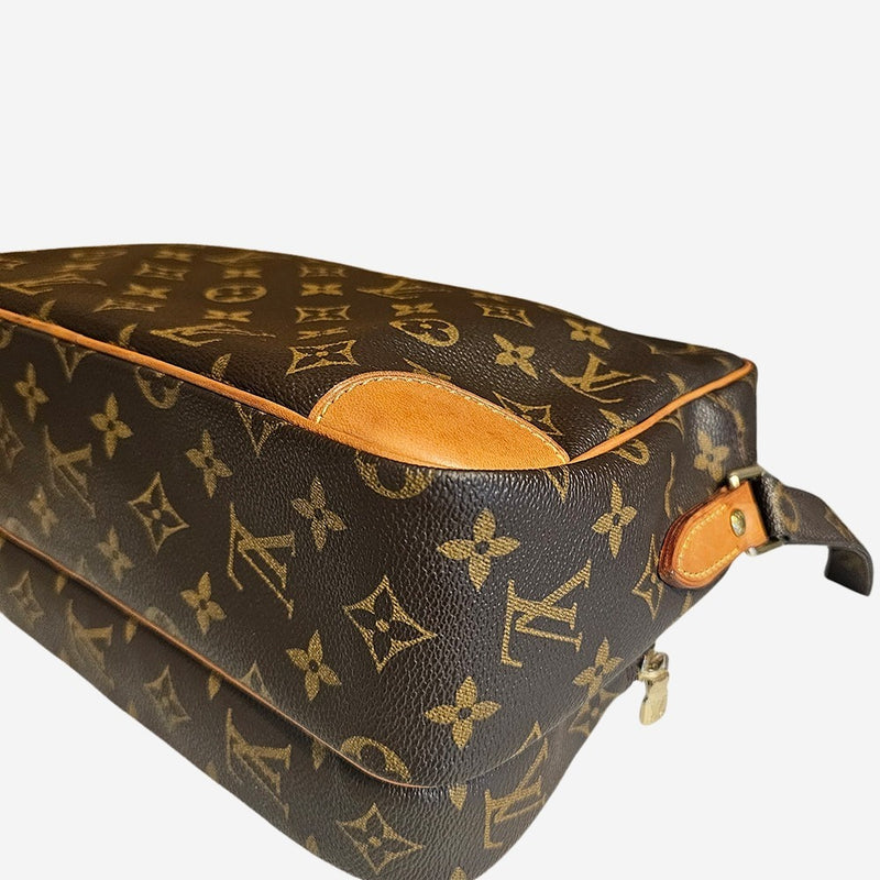 MONOGRAM CANVAS NILE MM