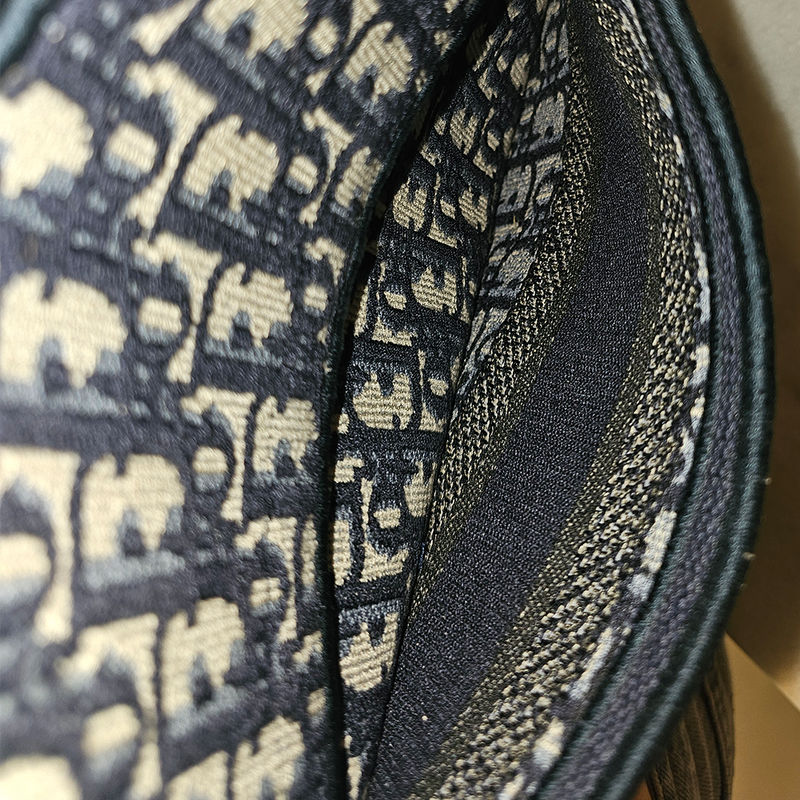 Oblique Jacquard saddle bag
