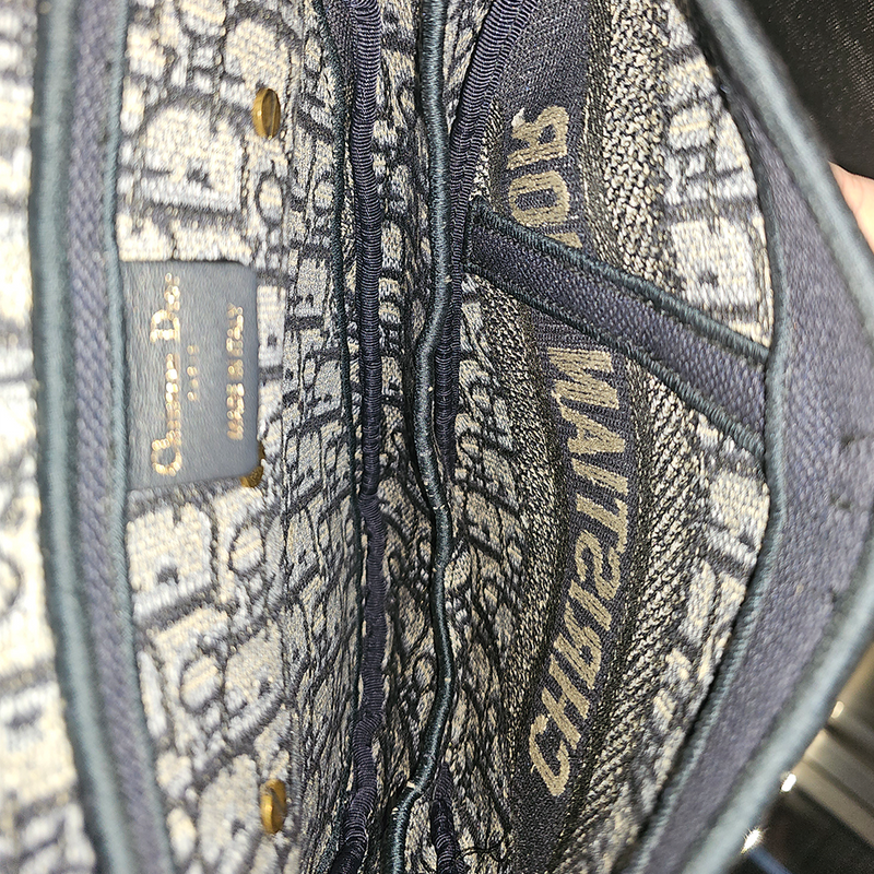 Oblique Jacquard saddle bag