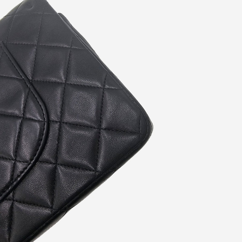 CLASSIC DOUBLE FLAP MEDIUM