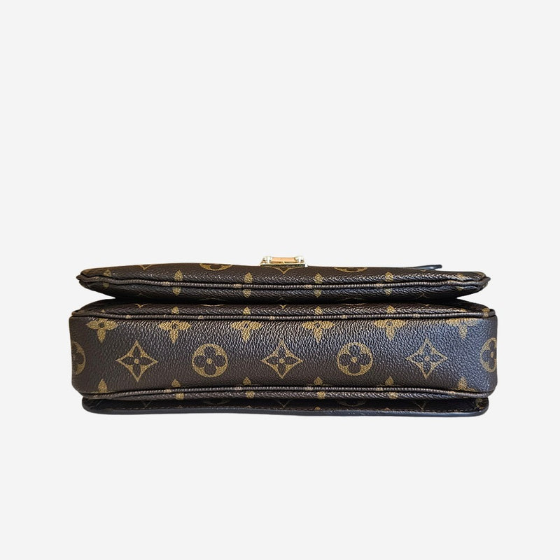 Monogram Canvas Pochette metis