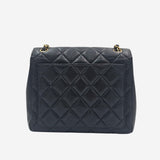 SORT CAVIAR SQUARE FLAP BAG