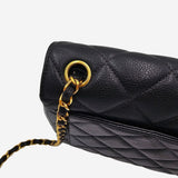 SORT CAVIAR SQUARE FLAP BAG