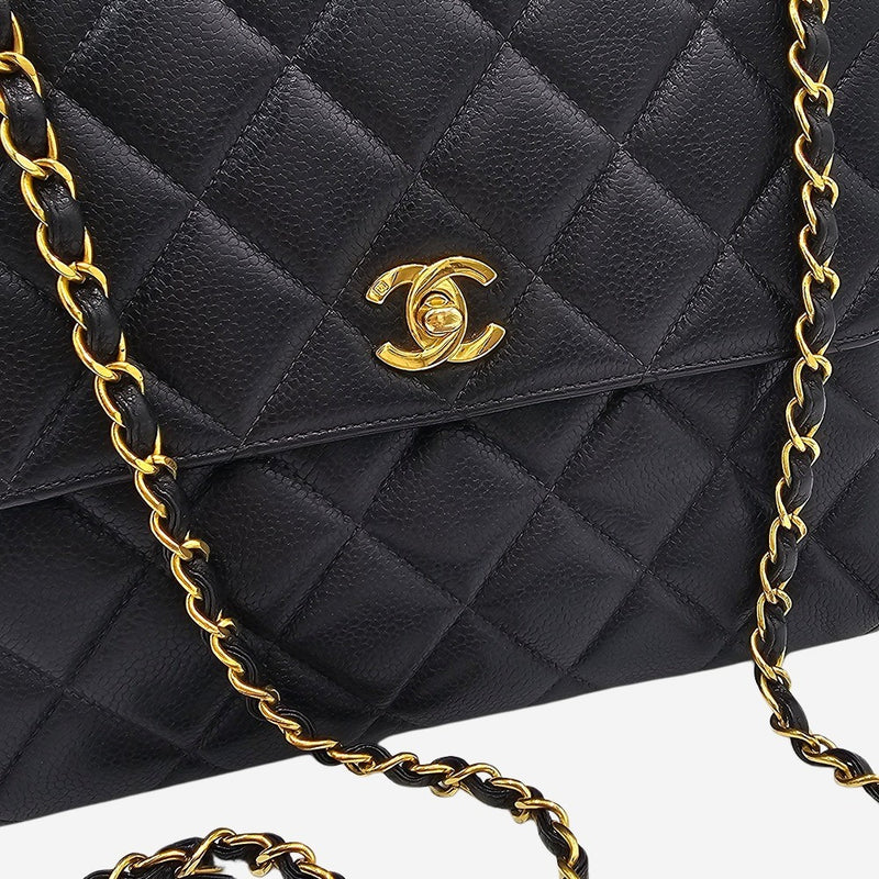 SORT CAVIAR SQUARE FLAP BAG
