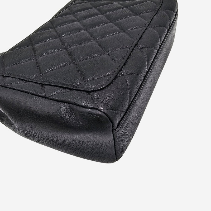 SORT CAVIAR SQUARE FLAP BAG