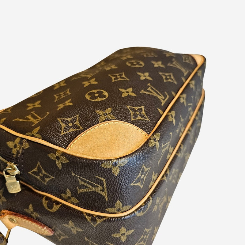MONOGRAM CANVAS NILE MM