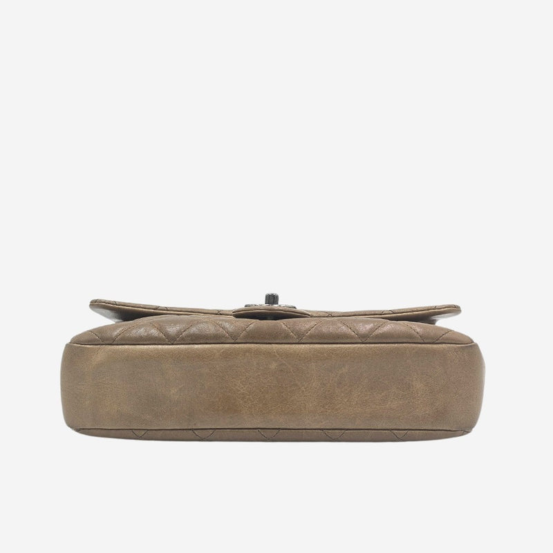 MEDIUM Aged calfskin EASY FLAP BAG