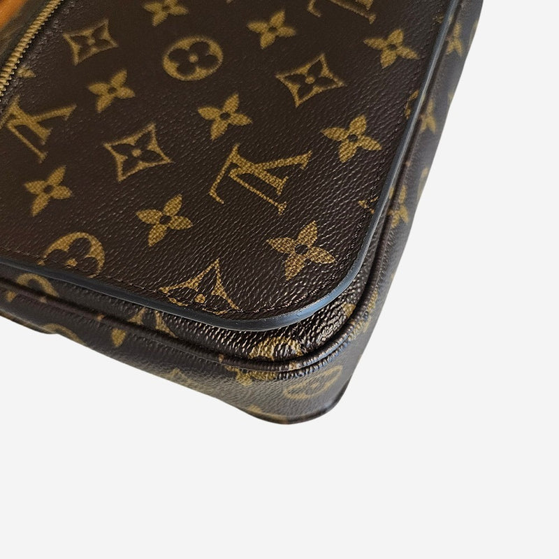 Monogram Canvas Pochette Metis