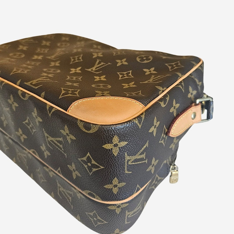 MONOGRAM CANVAS NILE MM