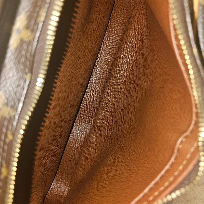 MONOGRAM CANVAS NILE MM