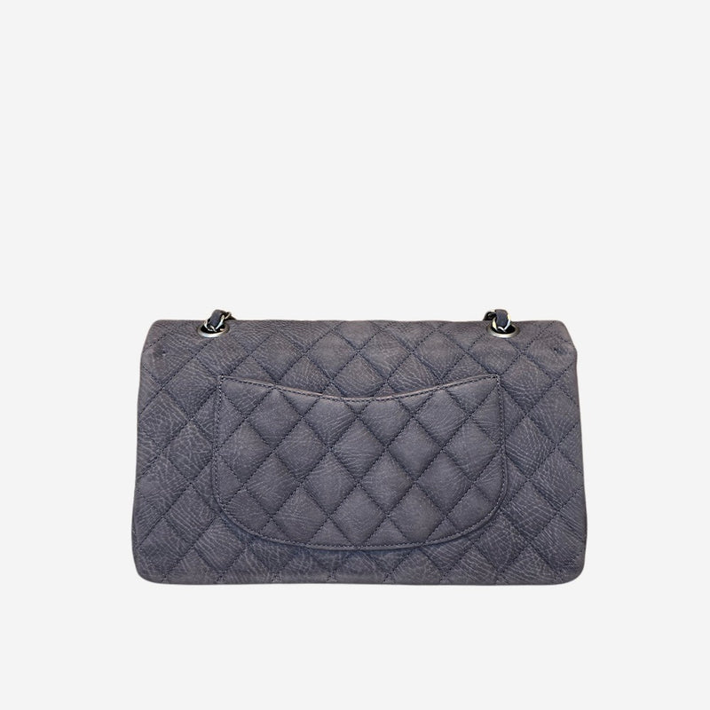GRÅ AGED NUBUCK CLASSIC DOUBLE FLAP MEDIUM
