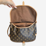 MONOGRAM CANVAS SAUMUR 30