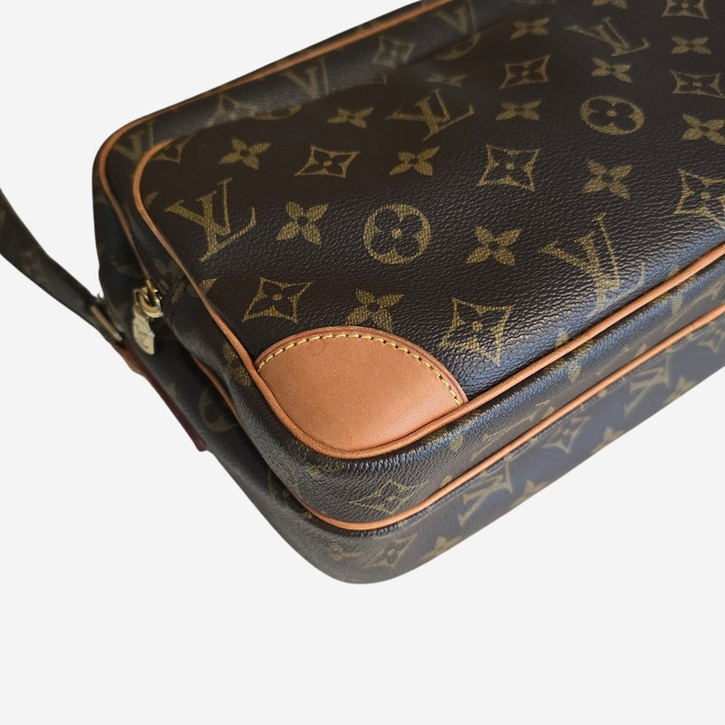 MONOGRAM CANVAS NILE MM