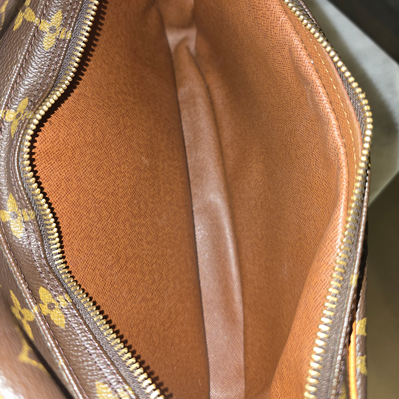 MONOGRAM CANVAS NILE MM