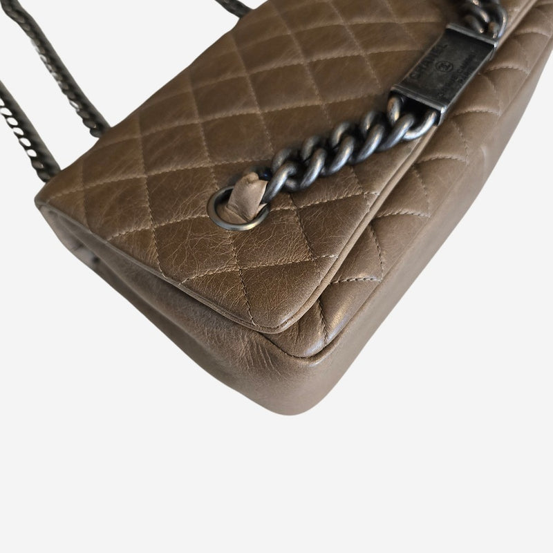 Aged calfskin nameplate full flap