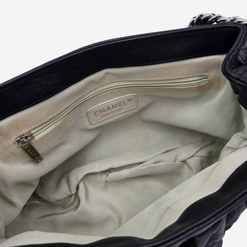 Medium Chain around flap bag