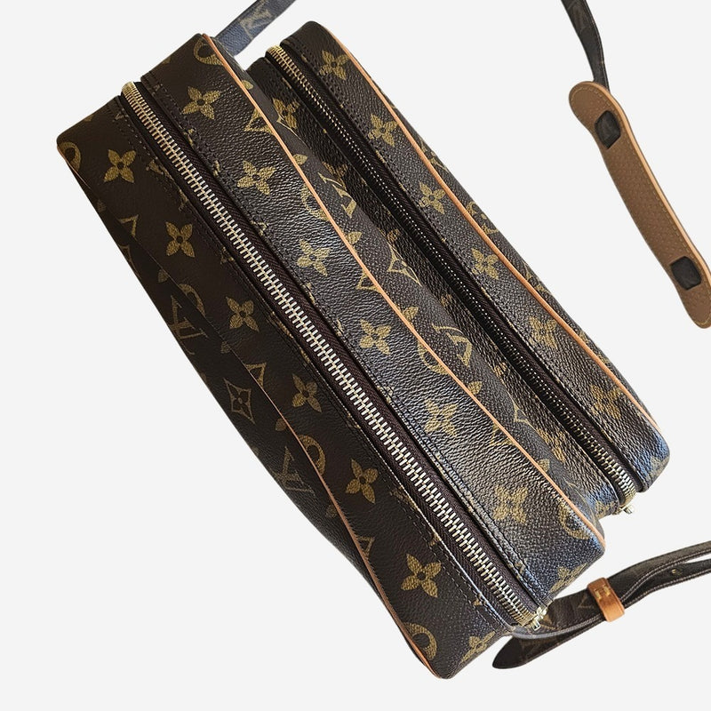 MONOGRAM CANVAS NILE MM