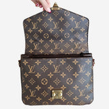 Monogram Canvas Pochette metis