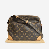 MONOGRAM CANVAS NILE MM