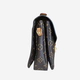 Monogram Canvas Pochette metis