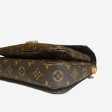 Monogram Canvas Pochette metis