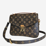 Monogram Canvas Pochette metis