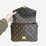 Monogram Canvas Pochette metis