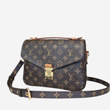Monogram Canvas Pochette metis