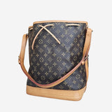 Monogram Canvas Noé